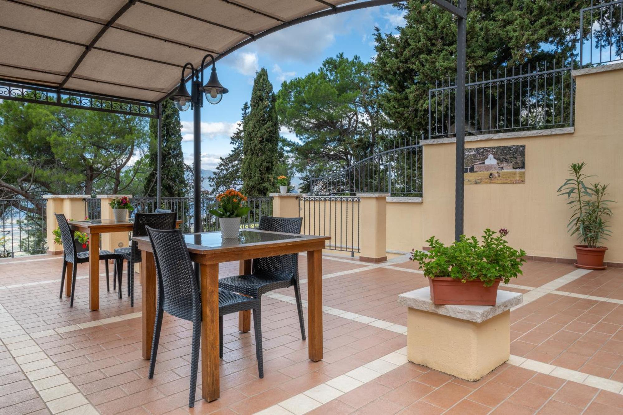 Hotel Bia Maore Baunei Εξωτερικό φωτογραφία
